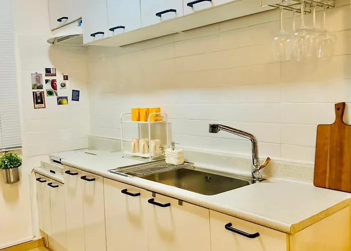Cozy Erin Stay, Itaewon Apartment *